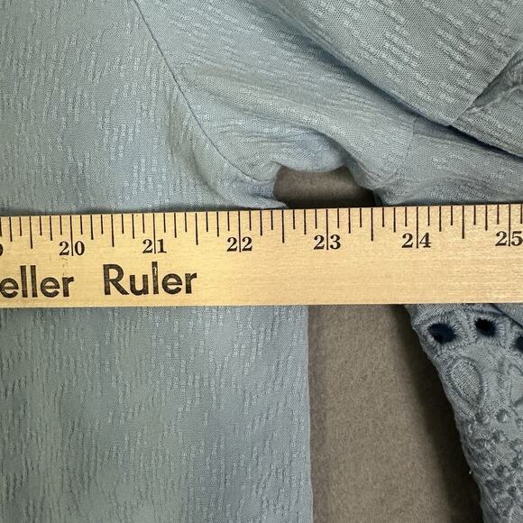 Chico’s Top Women Plus SZ 16 Eyelet Bell Sleeve Lightweight Feminine Casual - Picture 14 of 16